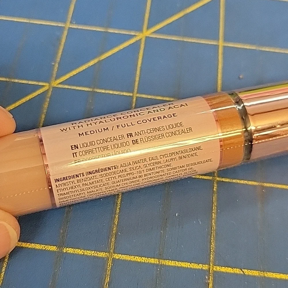 Revolution Conceal & Hydrate Foundation - Cream C10 New 13ml
